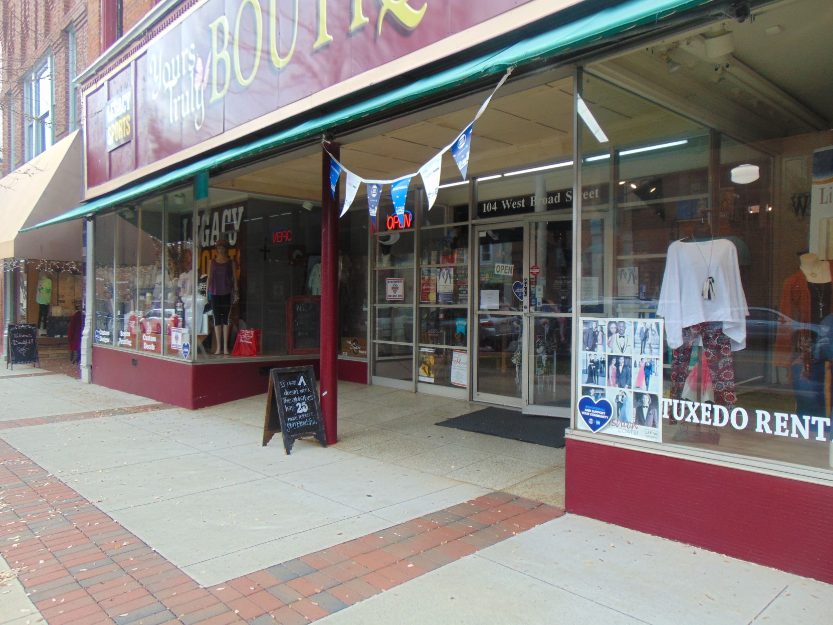 Small Business Saturday (18).JPG
